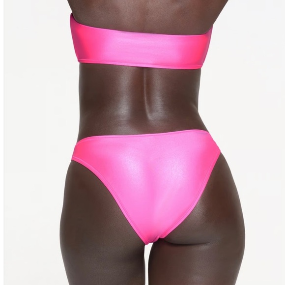 Sw6. Skims shine swim tanga bikini bottom in Taffy Pink NWT medium ๐ - Picture 4 of 5
